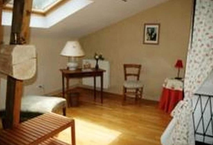 ベッドアンドブレックファースト Chambres D Hôtes Les Douves