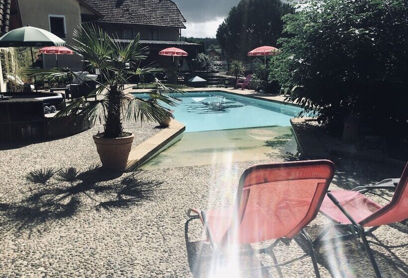 여관 Auberge Du Relais D Auniac Hotel Bar Restaurant Piscine