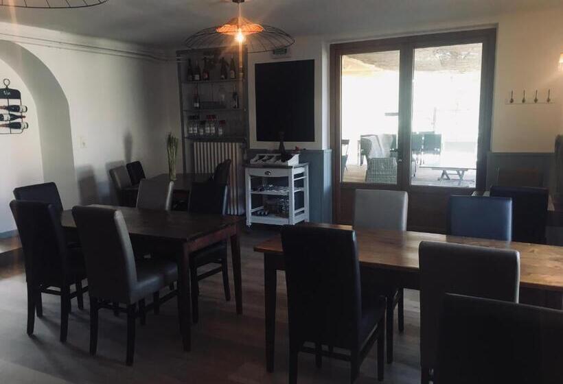 簡易ホテル Auberge Du Relais D Auniac Hotel Bar Restaurant Piscine