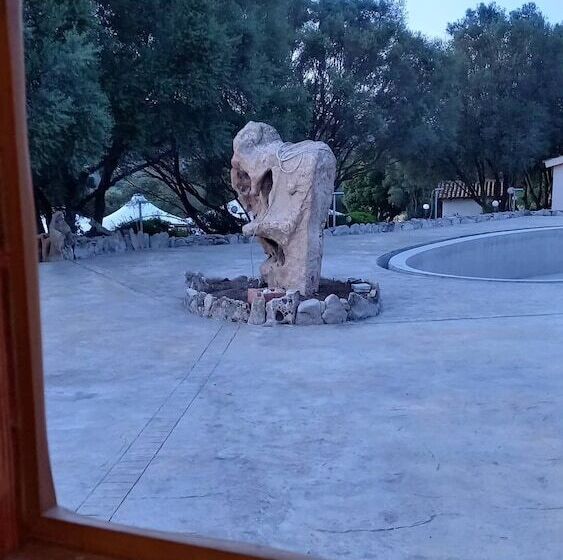 هتل Agriturismo Muzzu