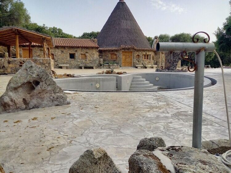 هتل Agriturismo Muzzu
