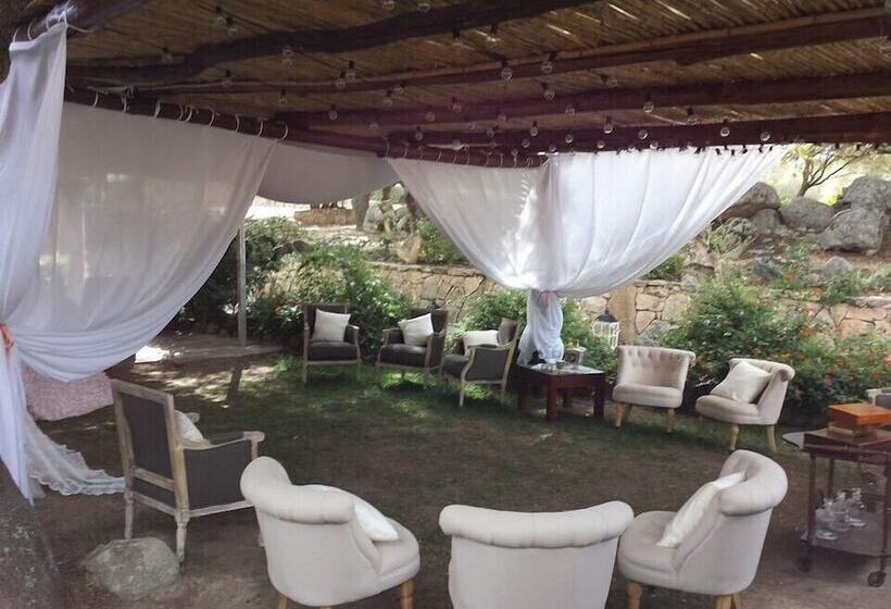 هتل Agriturismo Muzzu