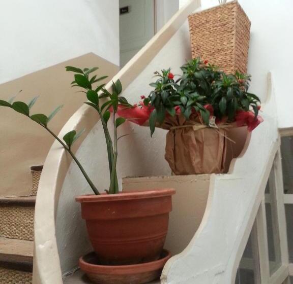 پانسیون Le Patio Des Cigales