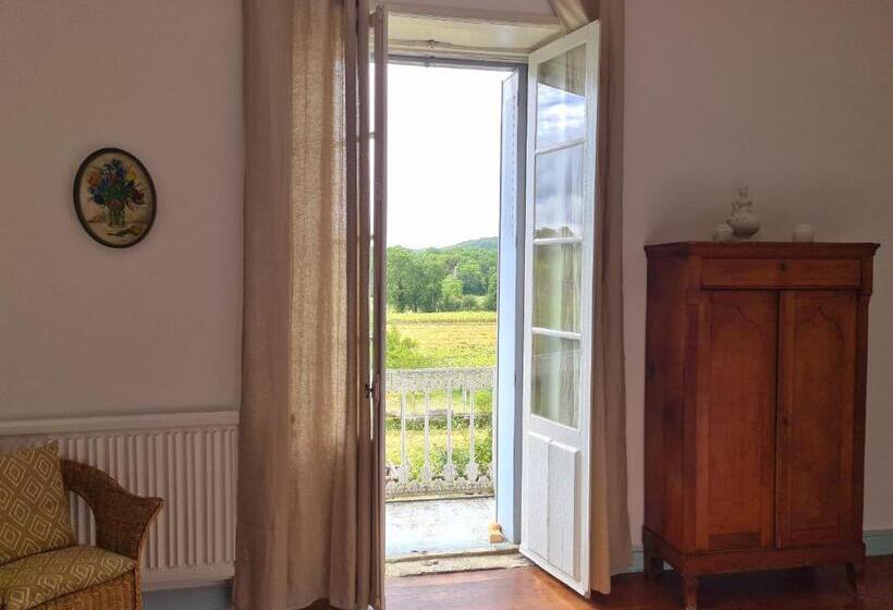 Bed and Breakfast Château La Barge   Dordogne