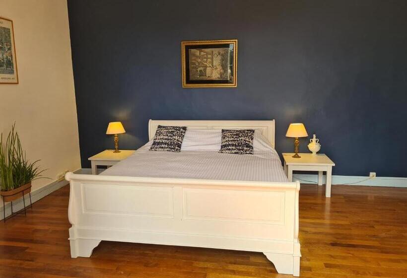 Bed and Breakfast Château La Barge   Dordogne