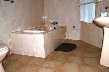 هتل Acacia Lodge, North Legon