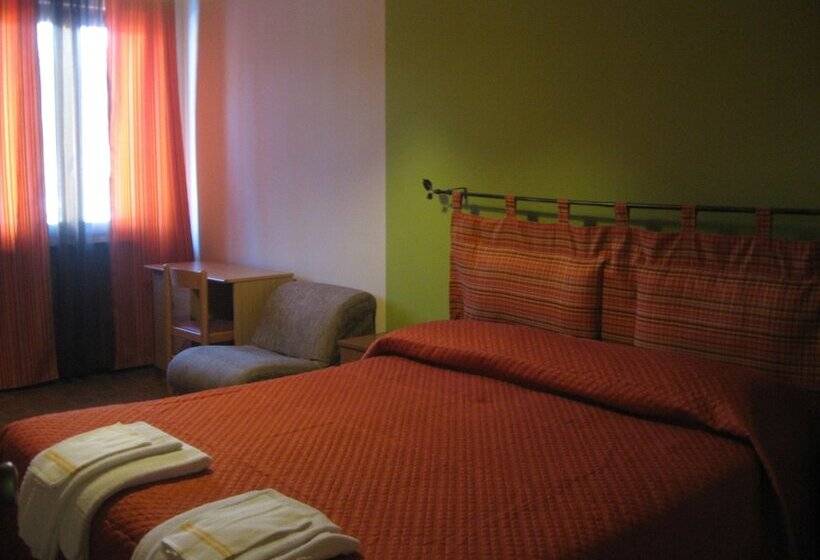 ホテル Albergo Rifugio Monte Cucco