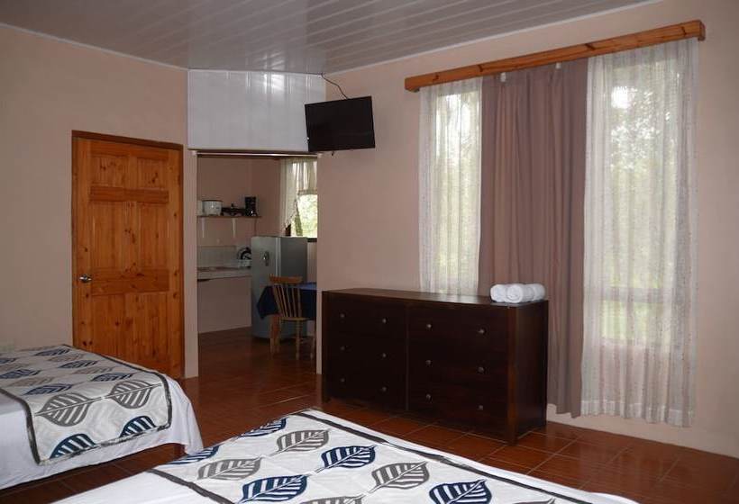 ホテル Lumbres Del Arenal Cabinas Y Villas