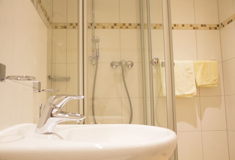 ホテル Zur Neroburg