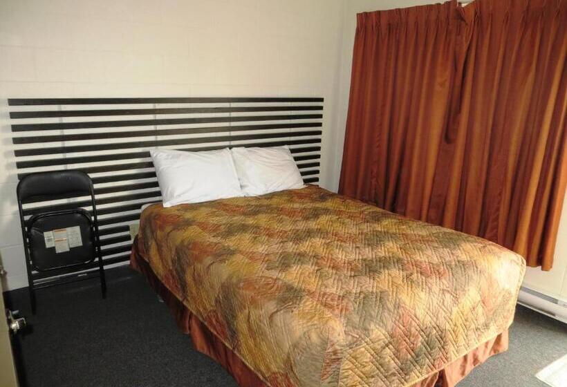 Macklin Motor Inn