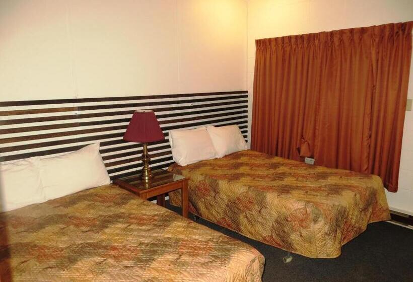 Macklin Motor Inn