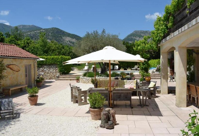 بنسيون Hameau D Hôtes La Roseraie Drôme