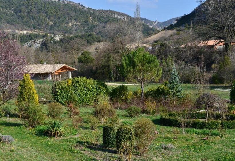 بنسيون Hameau D Hôtes La Roseraie Drôme