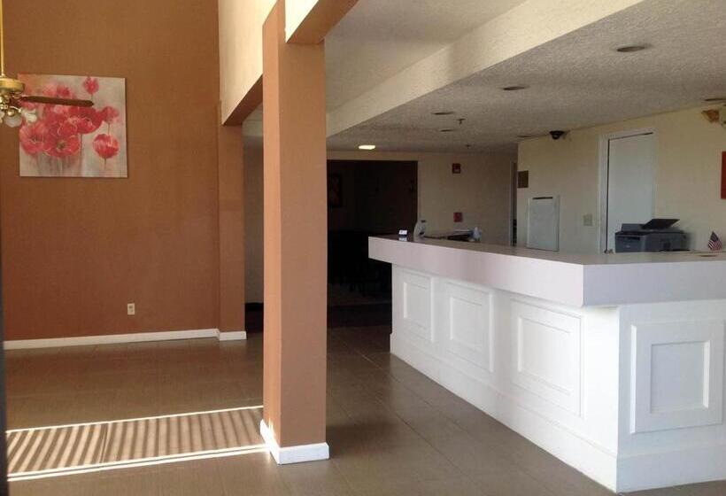 هتل Studio 6 Suites Delano, Ca
