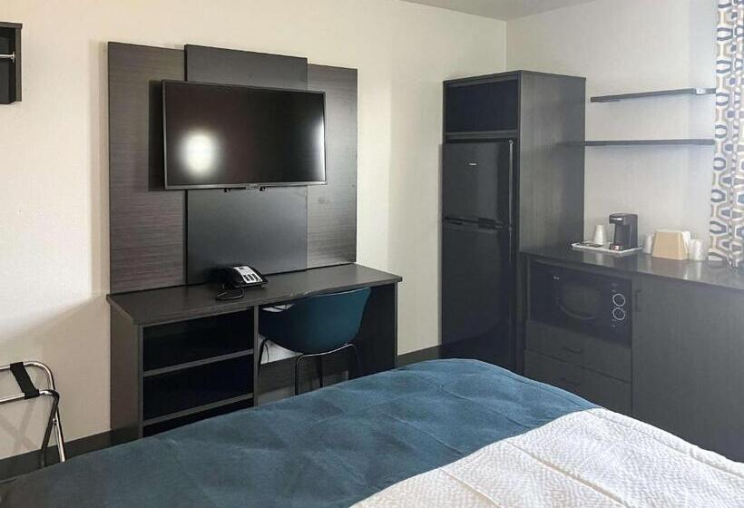 هتل Studio 6 Suites Delano, Ca