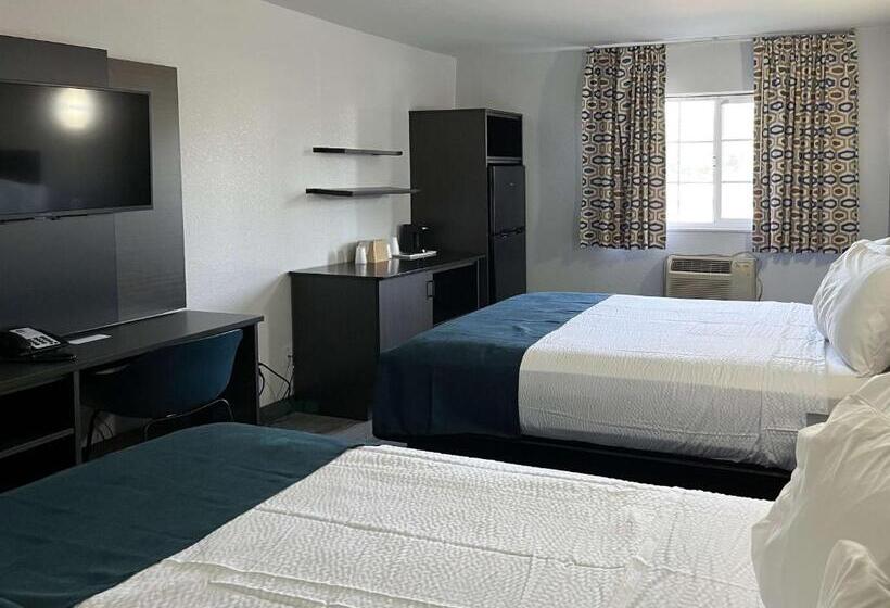 هتل Studio 6 Suites Delano, Ca