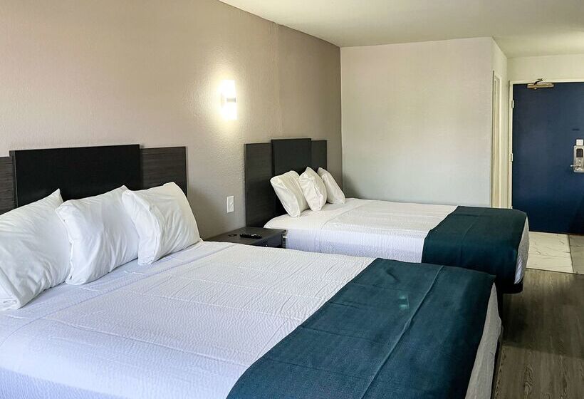 هتل Studio 6 Suites Delano, Ca