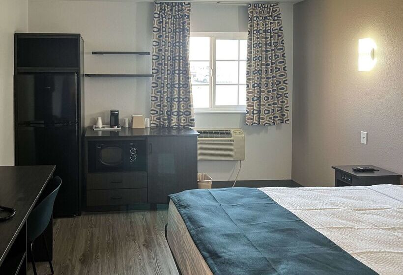 هتل Studio 6 Suites Delano, Ca