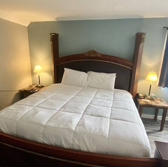 هتل Sauk River Inn & Suites, A Travelodge By Wyndham