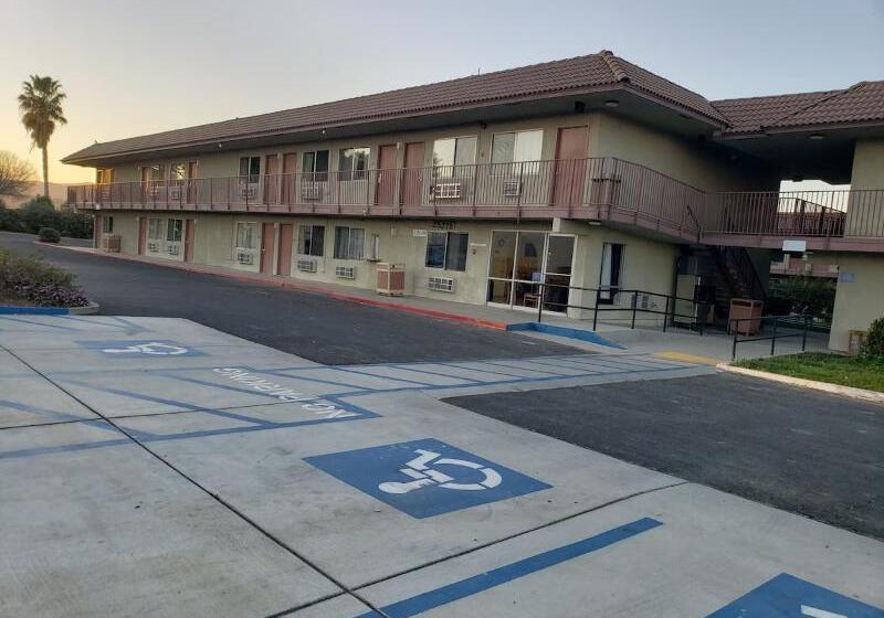 Hotel Baymont By Wyndham Coalinga