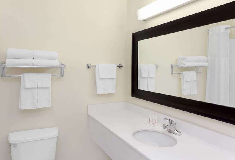 Отель Baymont By Wyndham Fort Wayne