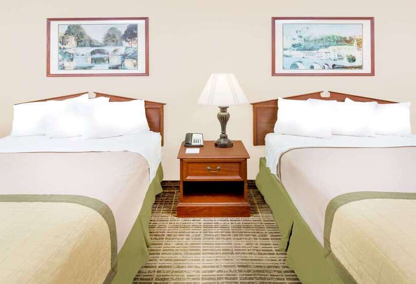 Отель Baymont Inn & Suites By Wyndham Grenada