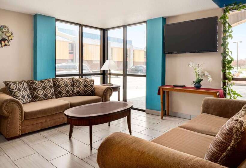 בית מלון כפרי Baymont By Wyndham Muncie Near Ball State University