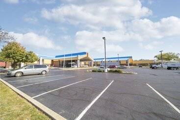 هتل Baymont By Wyndham Muncie Near Ball State University