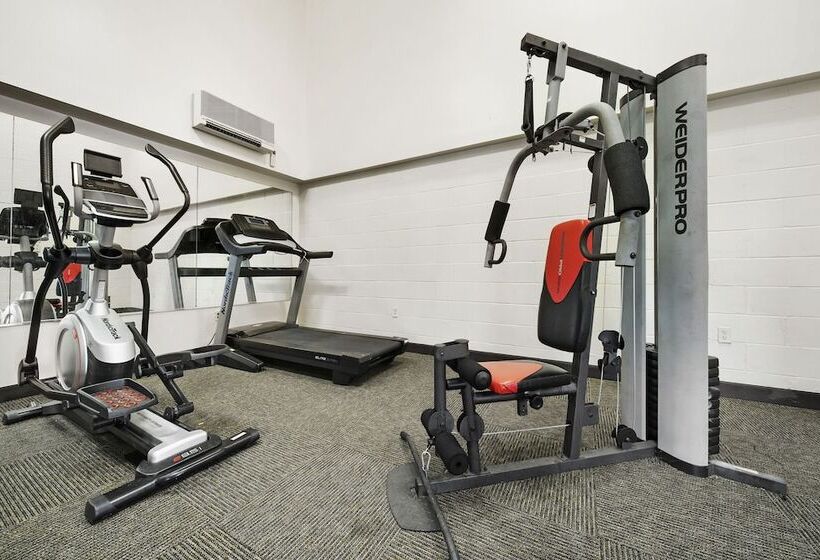 בית מלון כפרי Baymont By Wyndham Muncie Near Ball State University