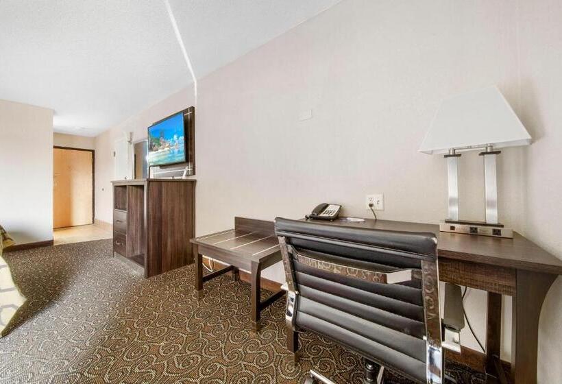 ホテル Baymont By Wyndham Muncie Near Ball State University