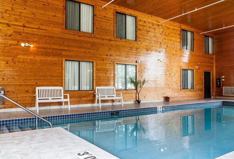 Отель Baymont Inn & Suites By Wyndham Mukwonago