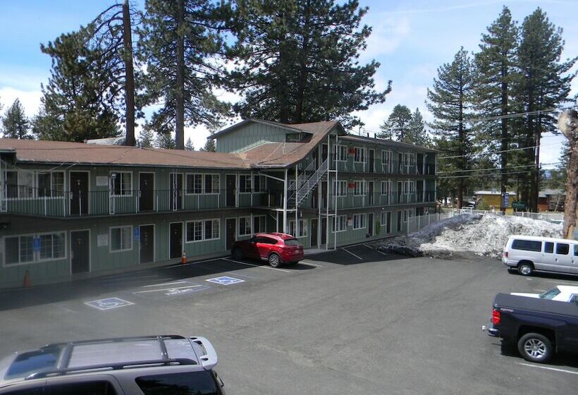 هتل Budget Inn At The Heavenly Gondola