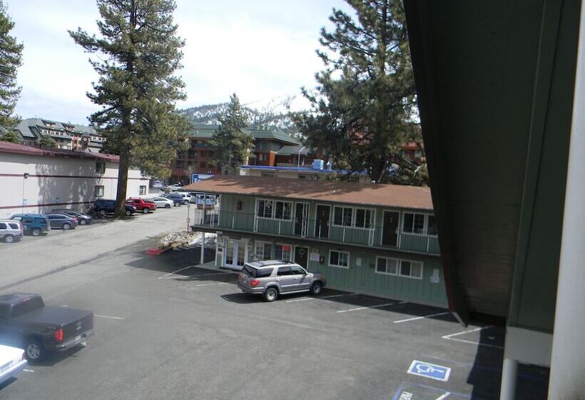 هتل Budget Inn At The Heavenly Gondola