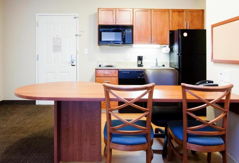 هتل Candlewood Suites New Bern, An Ihg