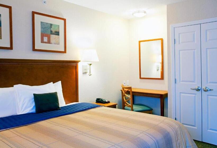 هتل Candlewood Suites New Bern, An Ihg