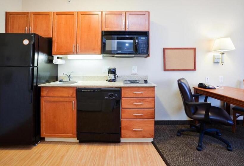 هتل Candlewood Suites New Bern, An Ihg