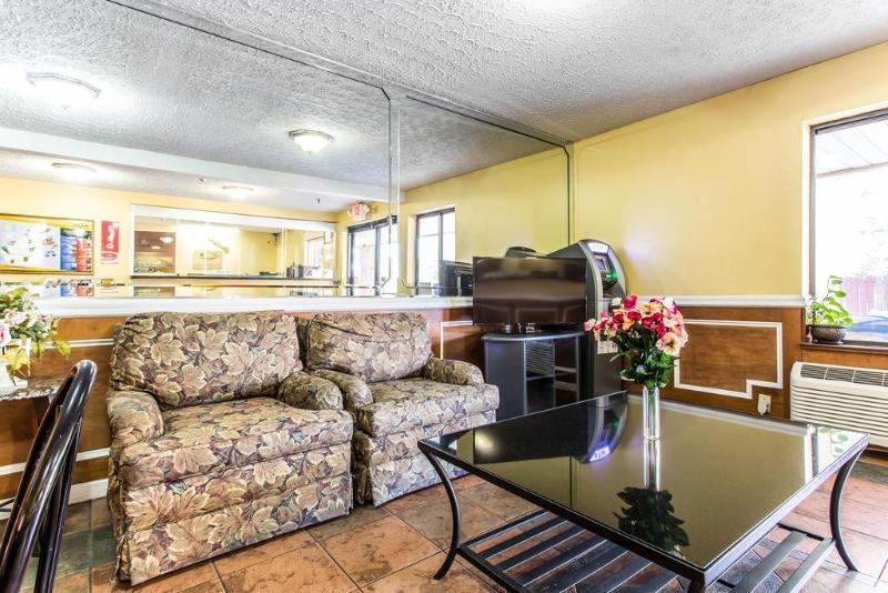 هتل Econo Lodge