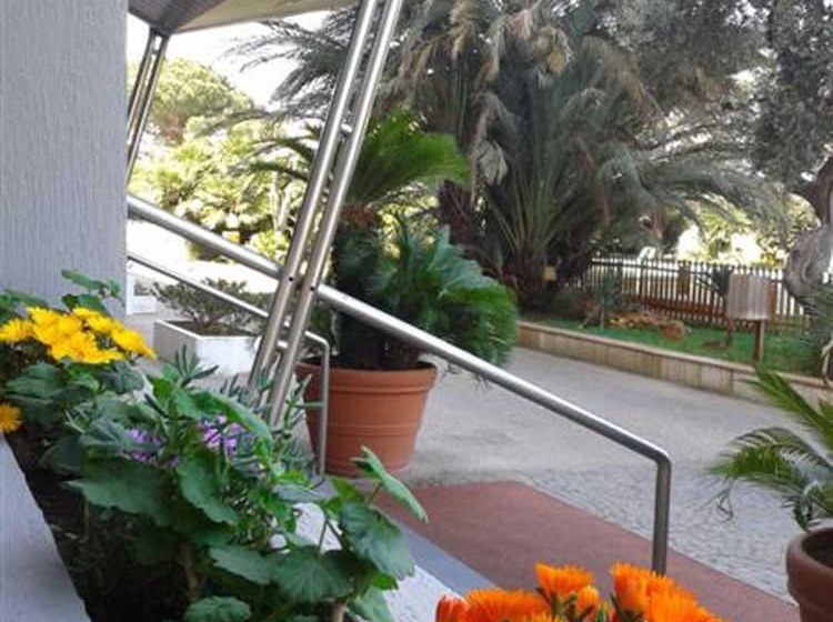 בית מלון כפרי Hr