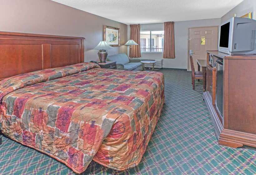 ホテル Knights Inn Forest Hill