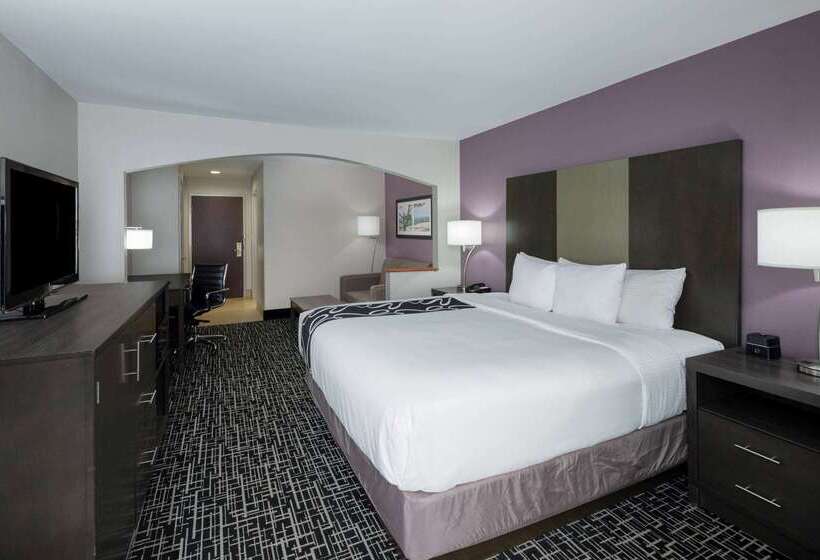 Отель La Quinta By Wyndham Snellville Stone Mountain