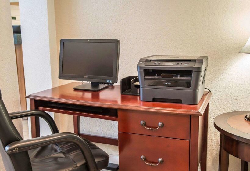 هتل Quality Inn Lake City