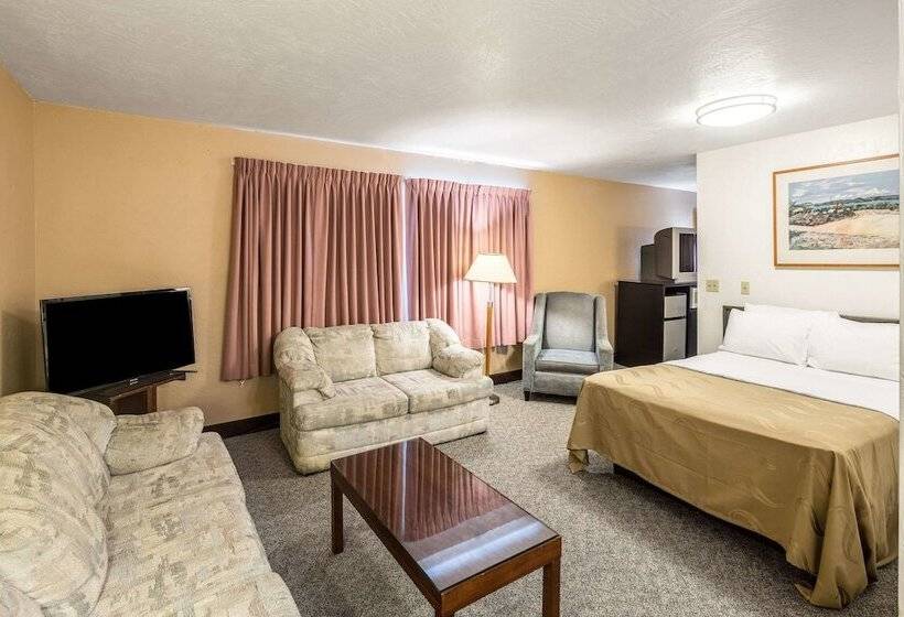 בית מלון כפרי Quality Inn