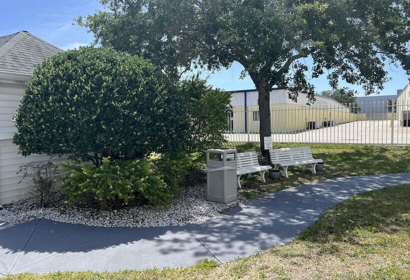هتل Quality Inn Palm Bay  Melbourne I95