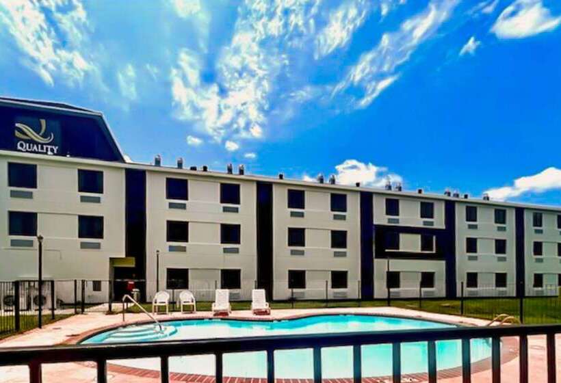 هتل Quality Inn & Suites Lake Charles South