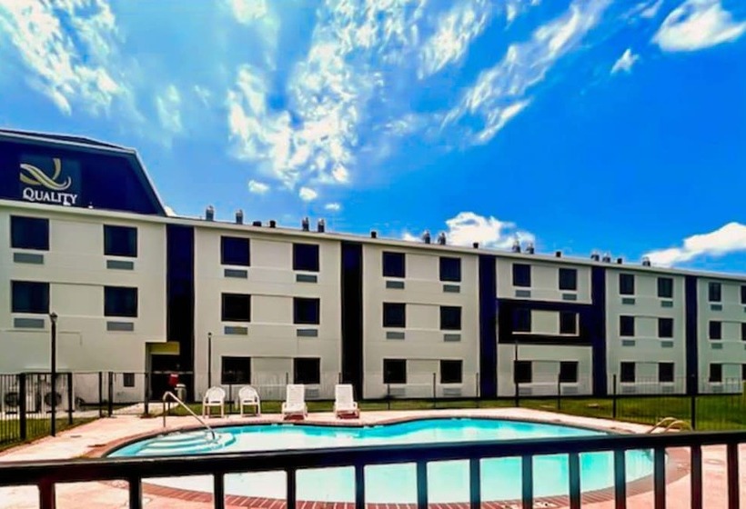 هتل Quality Inn & Suites Lake Charles South