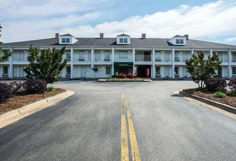 בית מלון כפרי Quality Inn Waynesboro