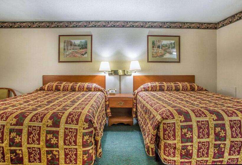בית מלון כפרי Rodeway Inn