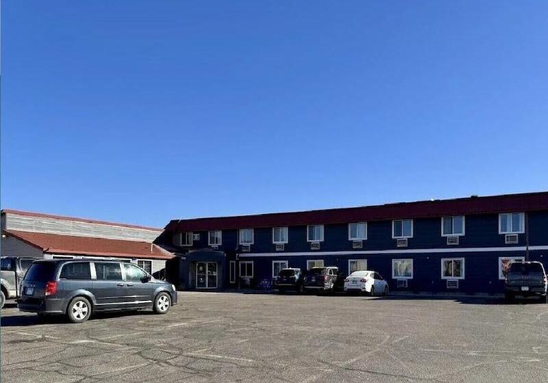 هتل Sauk River Inn & Suites, A Travelodge By Wyndham