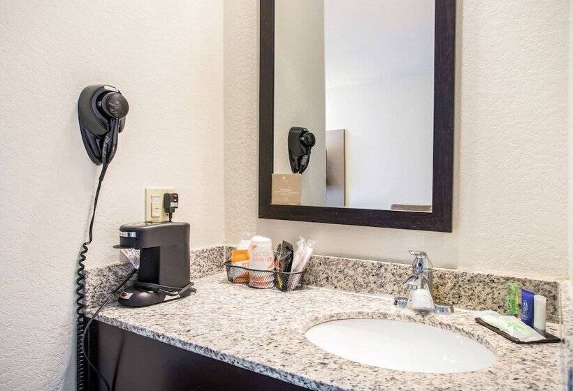 هتل Sleep Inn Kansas City International Airport