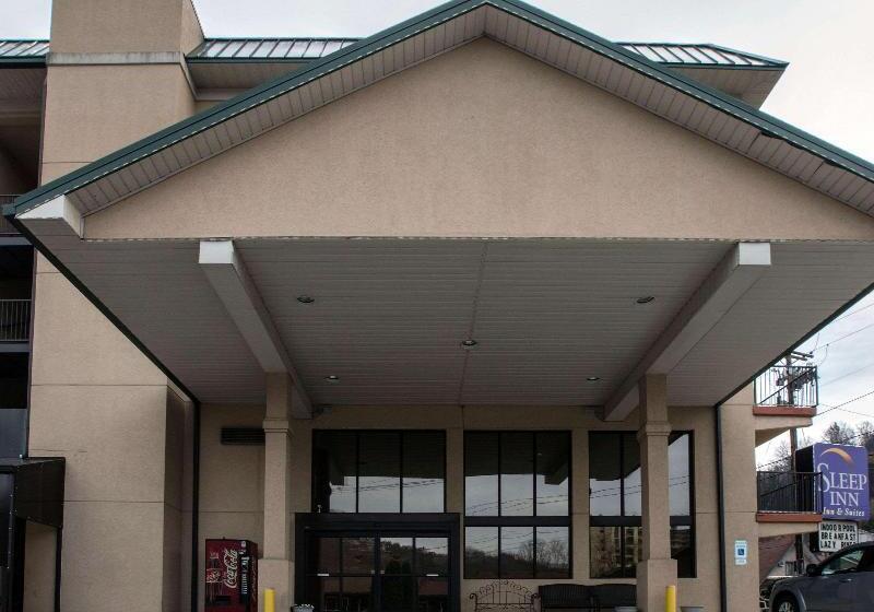 בית מלון כפרי Sleep Inn & Suites Near Sports World Blvd